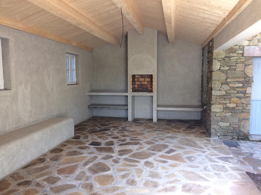 Intérieur, carrelage et plafond