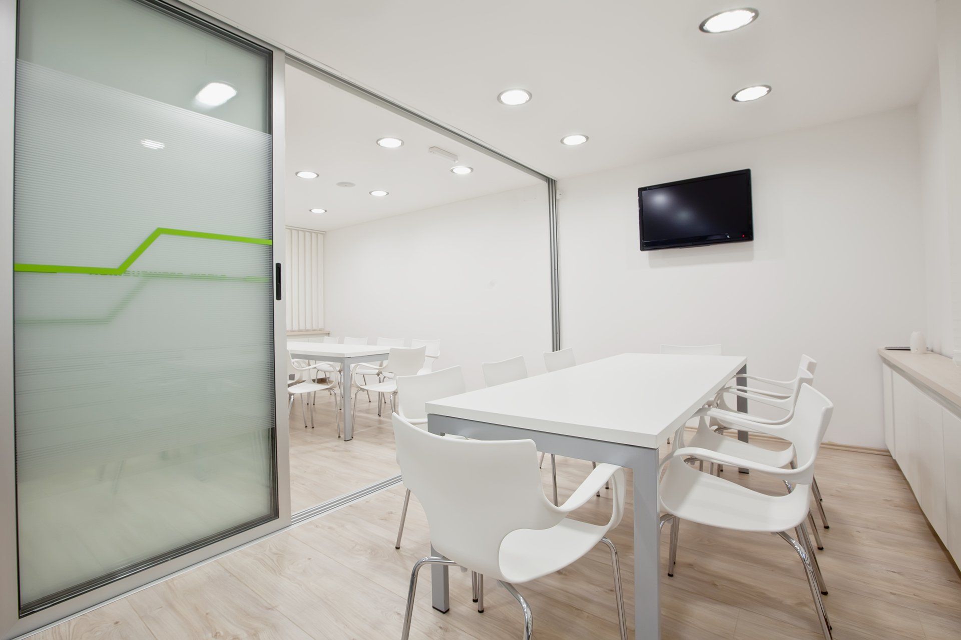 Pose de cloisons mobiles