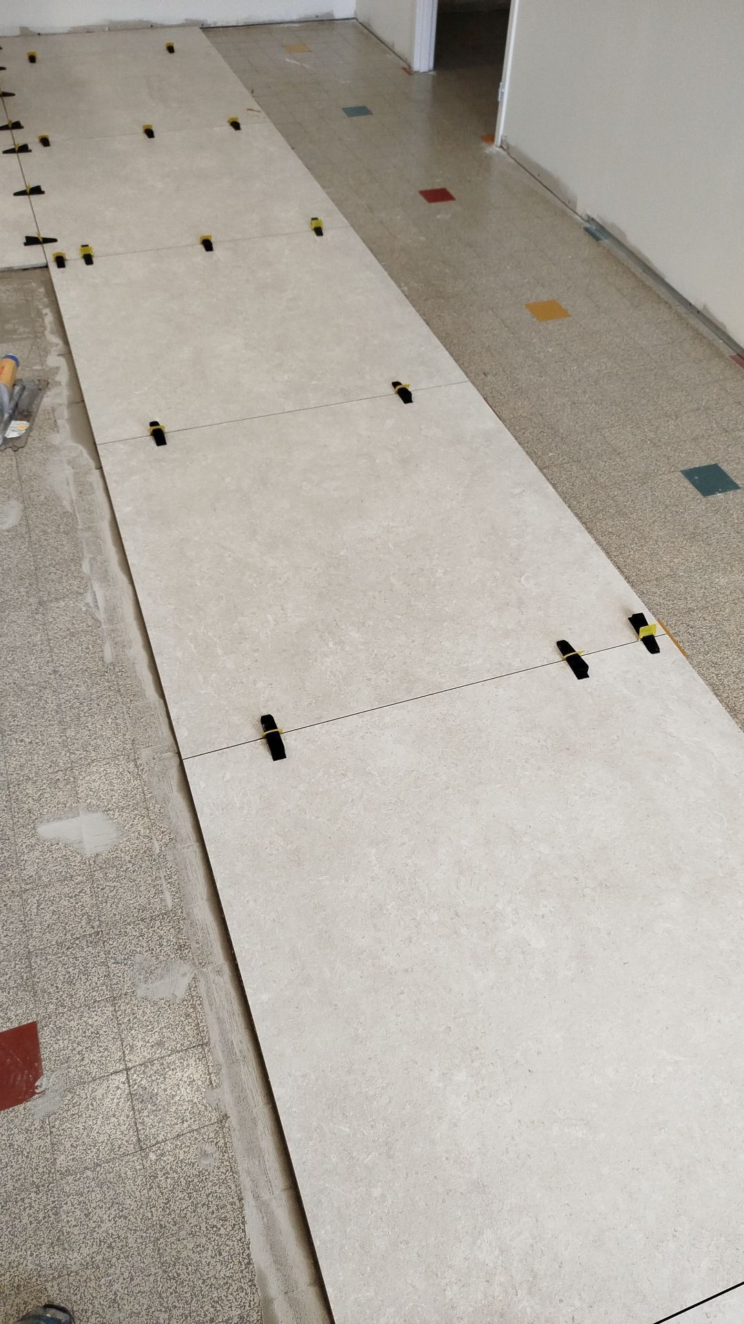 Carrelage de deux sortes différentes