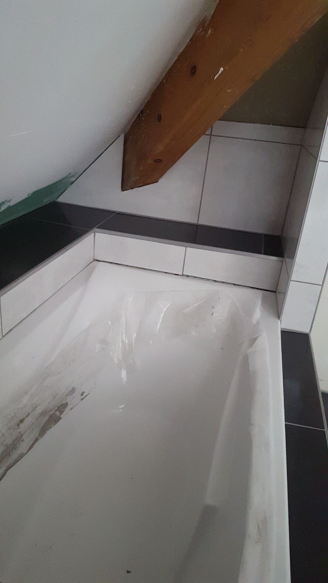 Carrelage blanc brillant