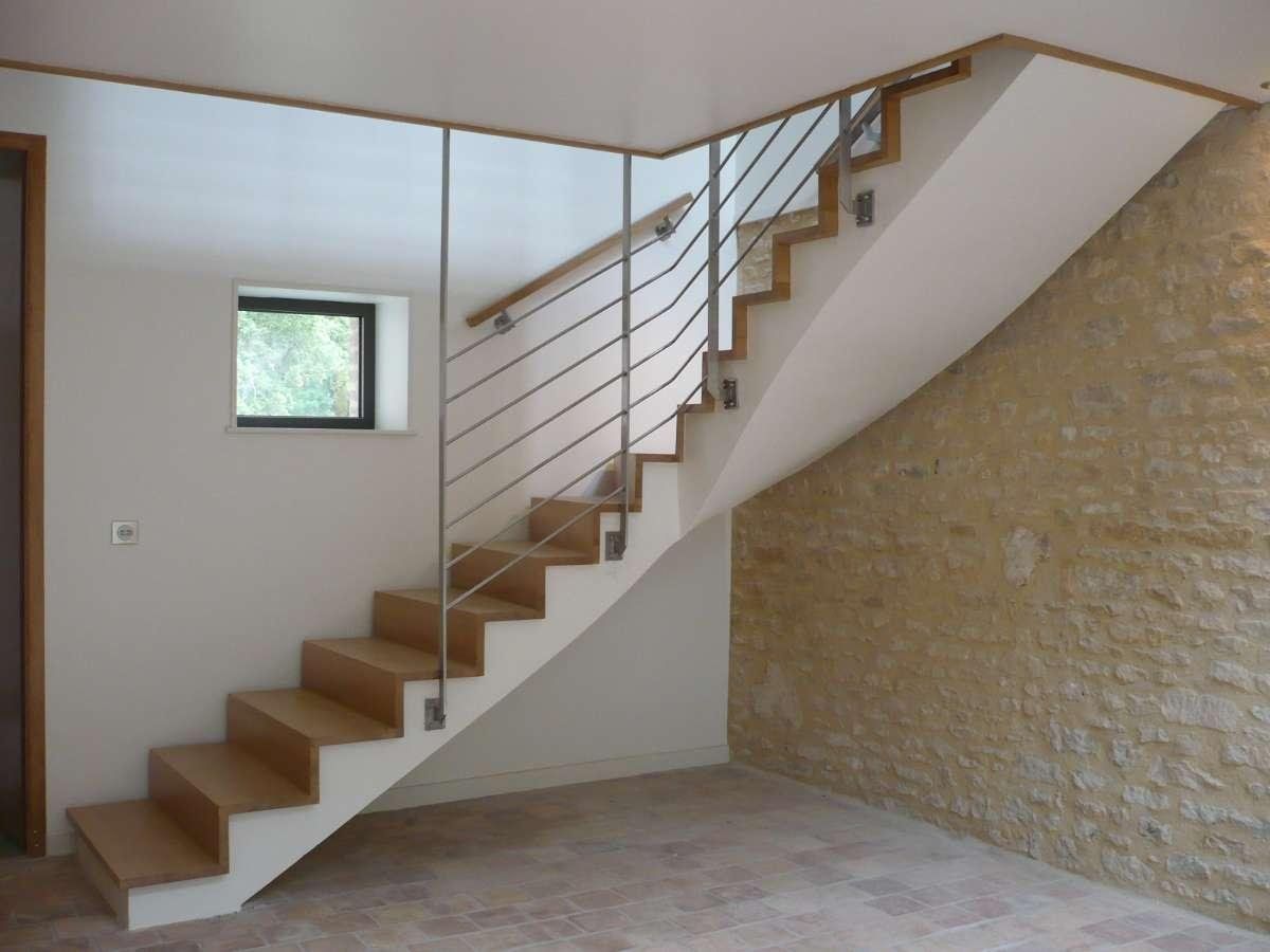 Création escalier en béton armé sans ancrage dans le mur Sarl MARIE  maçonnerie à  Vignats 