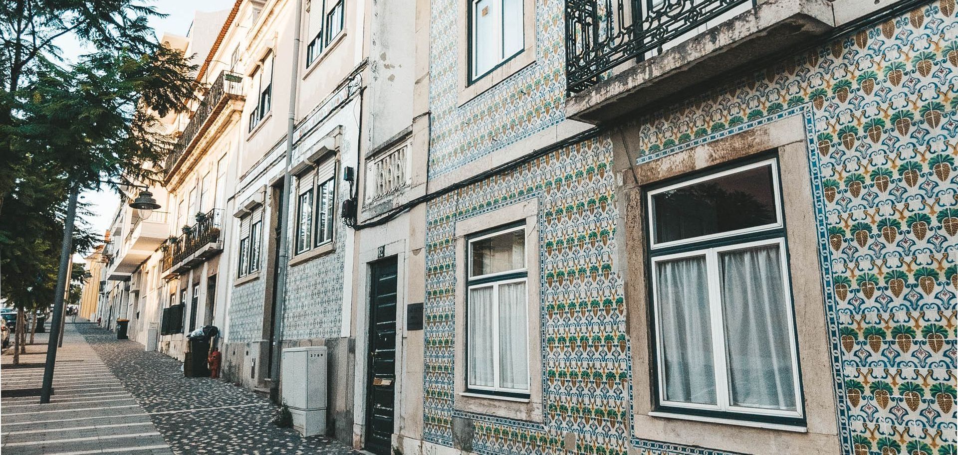 Alojamento local portuguese street 