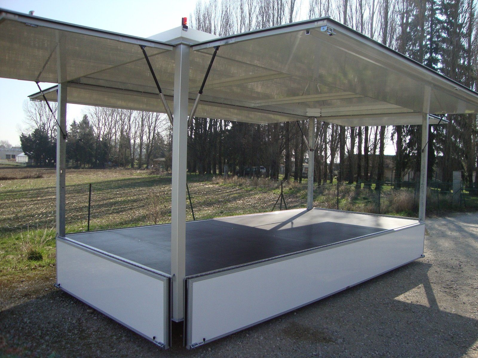 Remorque foraine pour loisir protégé