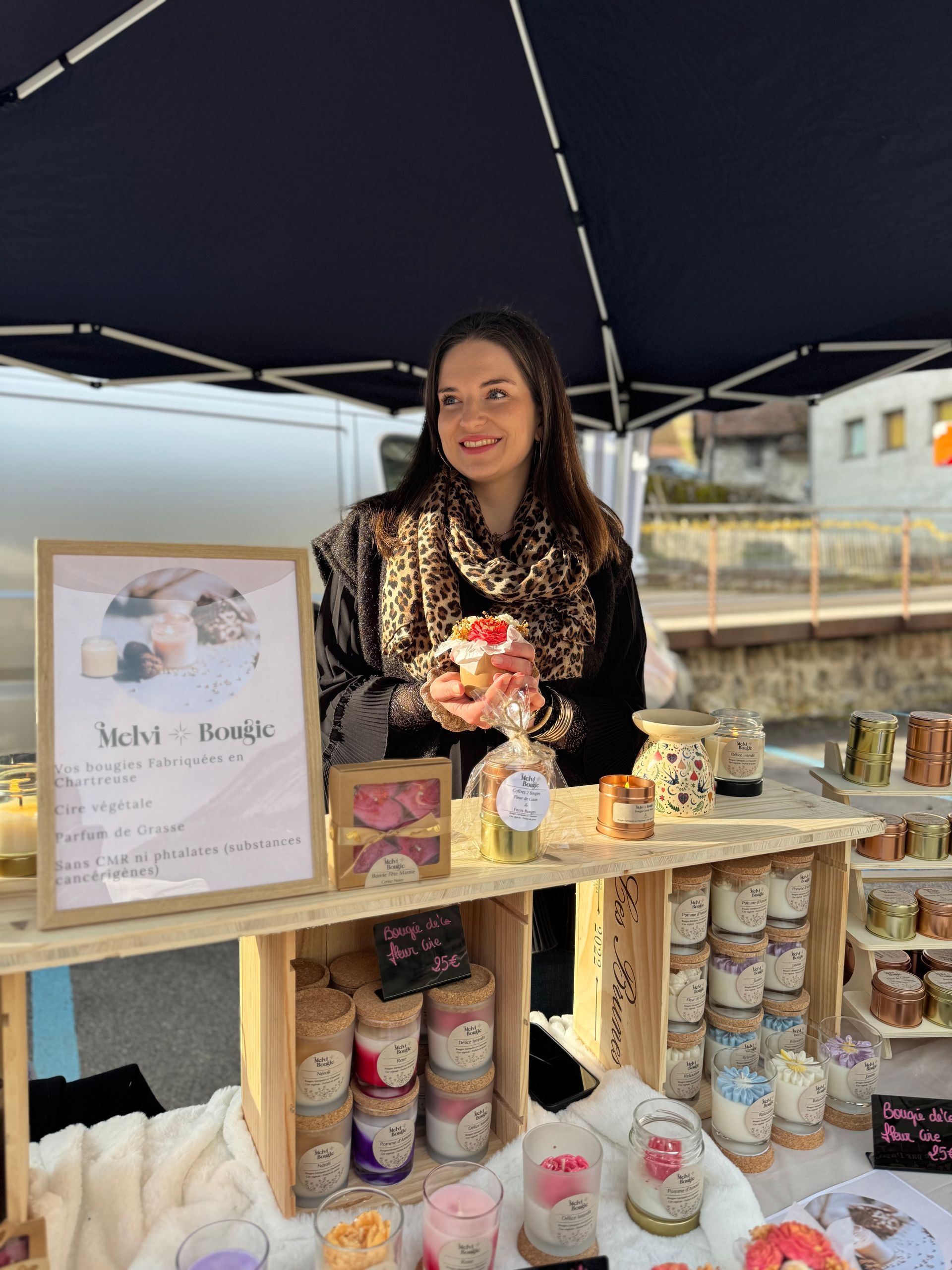 Melanie en photo sur le marché