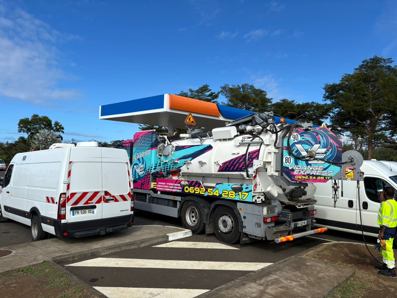 Camions de la flotte de Vidange Express.