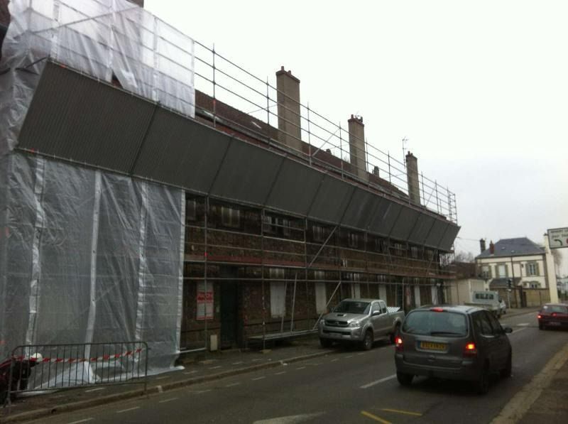 Vers la page Échafaudage.