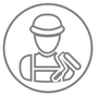Un dibujo lineal de un hombre que lleva un casco y sostiene un par de tijeras.