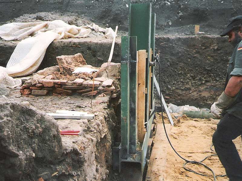 Bergung eines römischen Brennofens