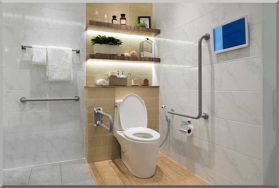 Toilettes blanches dans une salle de bains