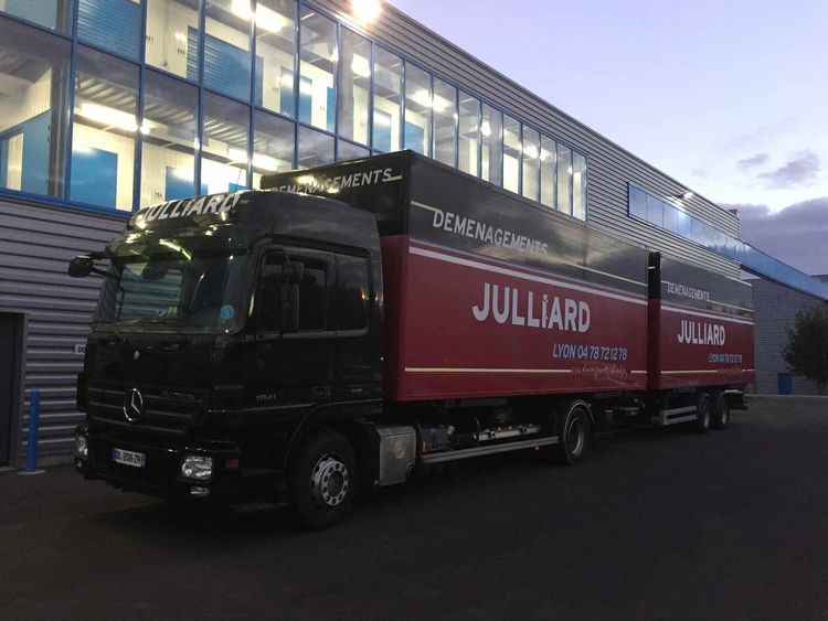 Camions de l'entreprise.