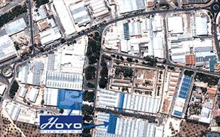 Una vista aérea de una ciudad con la palabra hoyo en ella.