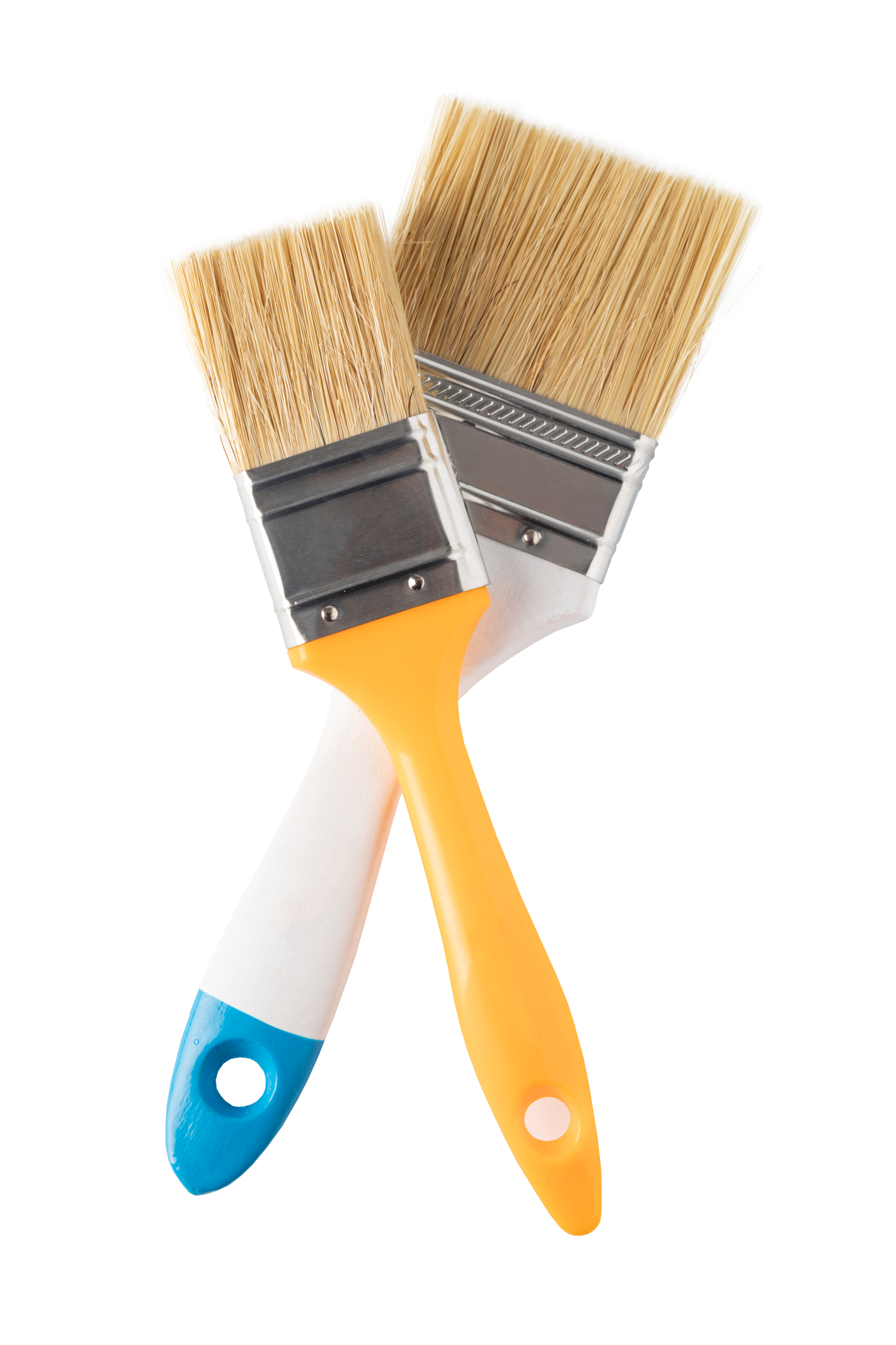 Deux pinceaux à manches blanc, bleu et orange croisés sur fond blanc