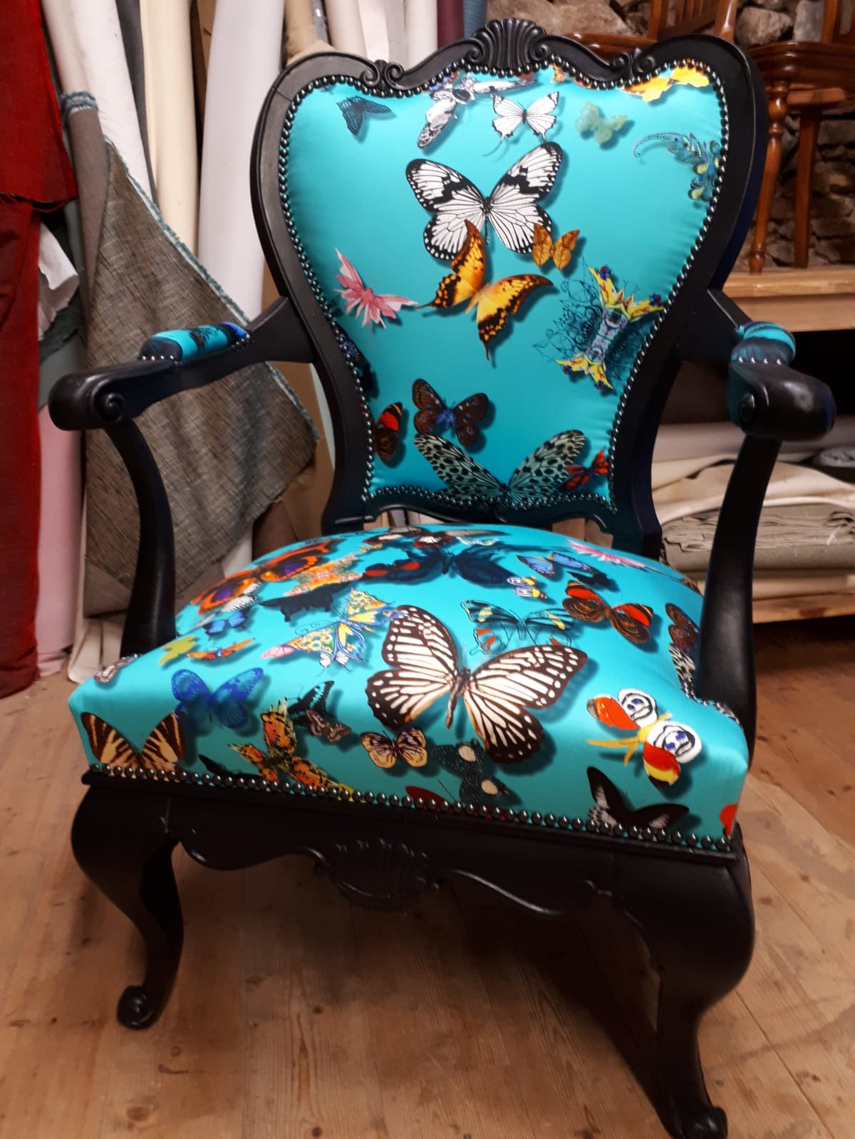 Fauteuil avec des motifs de papillons
