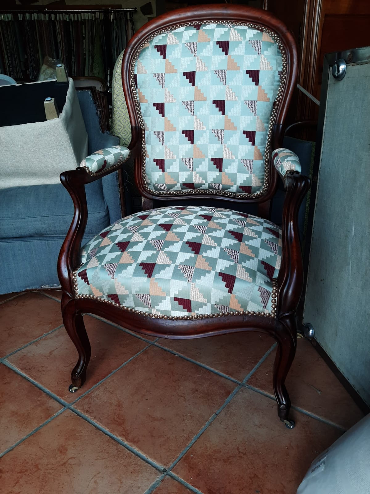 Fauteuil avec motifs à carrés