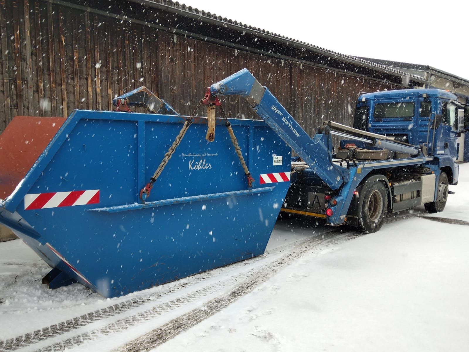 LWK und Container von Köhler Jörg Dienstleistungen und Transporte Containerdienst im Schnee