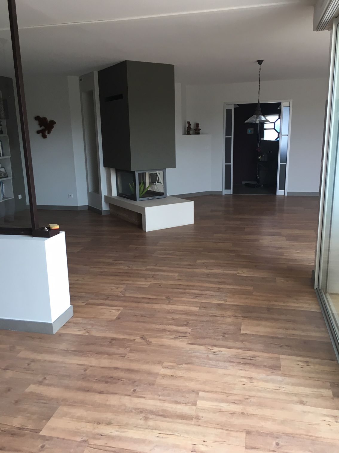 Sol de salon en lame LVT.