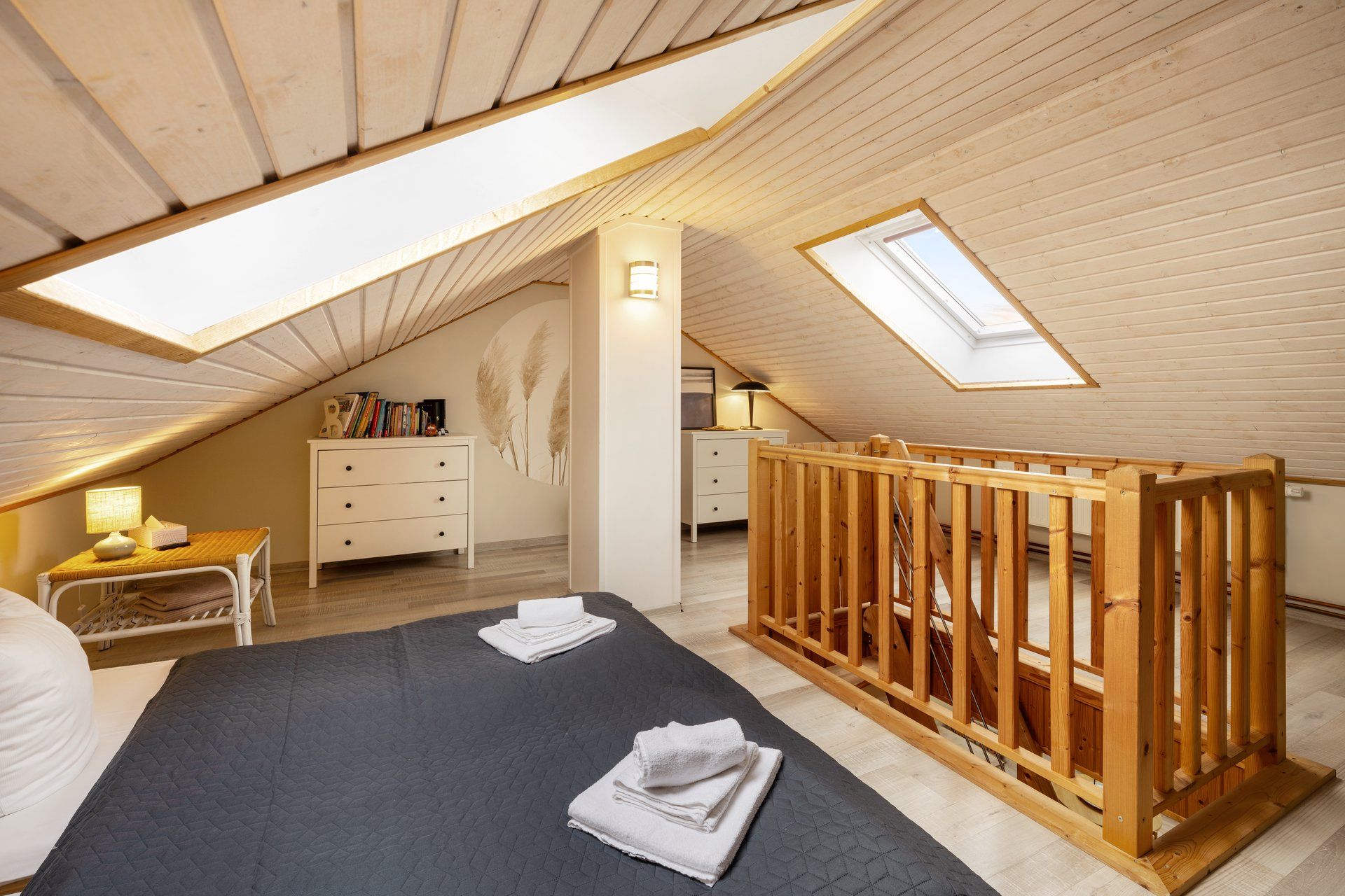 Offenes Dachgeschoss mit zwei Einzelbetten, Ferienwohnung Mee(h)rblick