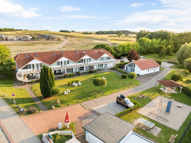 Ferienanlage Mee(h)rblick von oben, nahe der Wohlenberger Wiek in Hohenkirchen