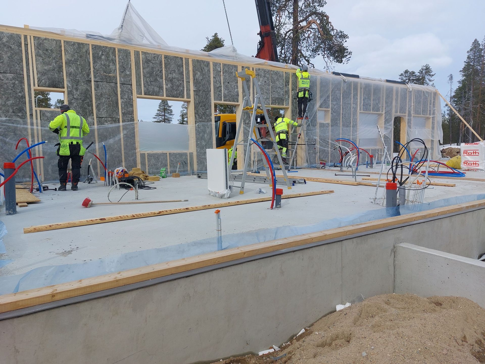 A talon ulkoseinäelementtien asennus