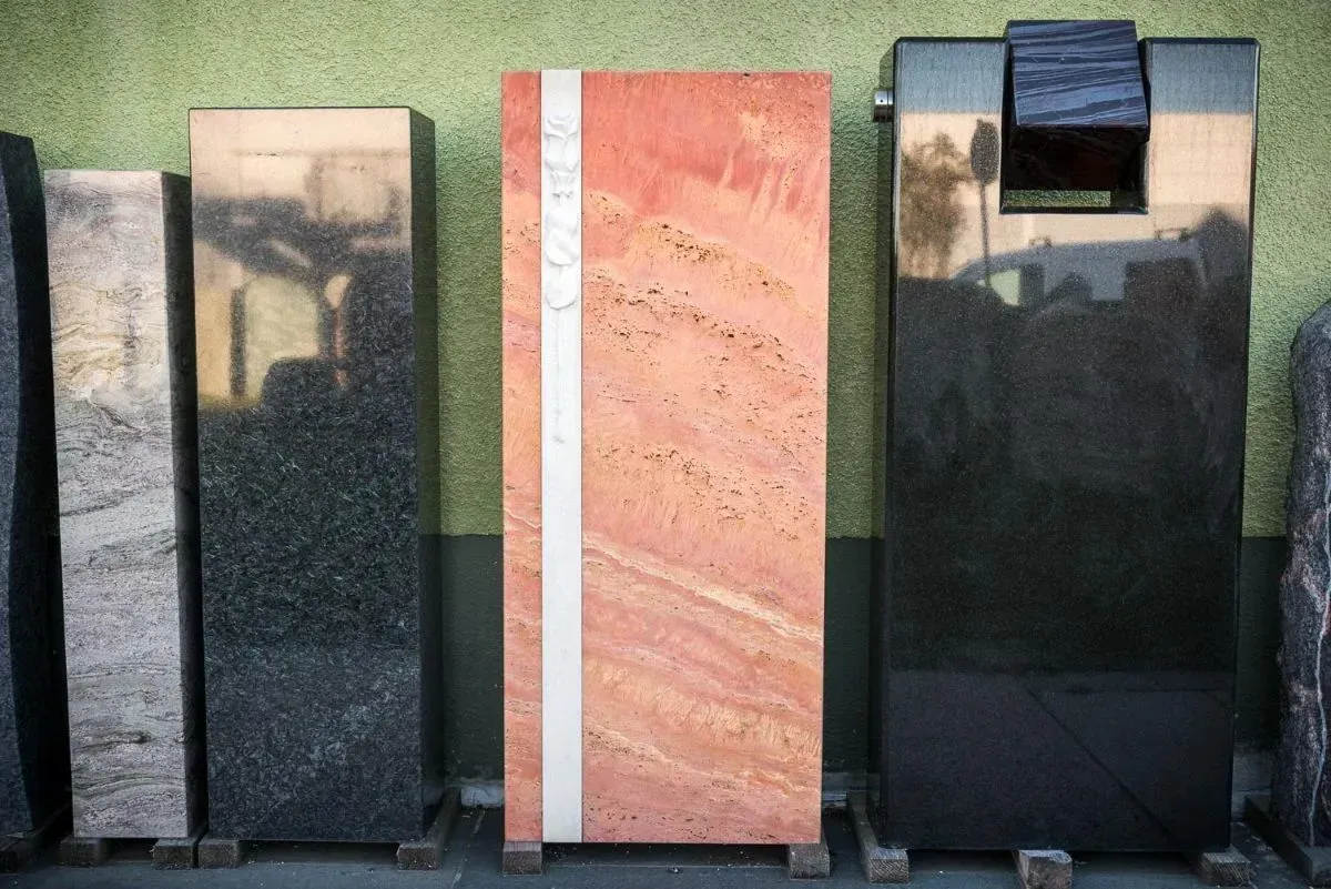 Rusin + Pfannenmüller Grabmale,  Grabstein