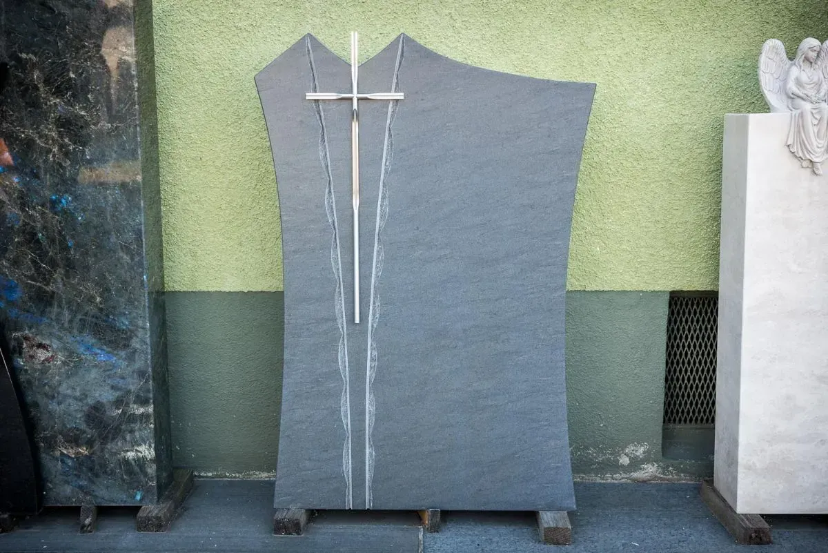 Rusin + Pfannenmüller Grabmale,  Grabstein