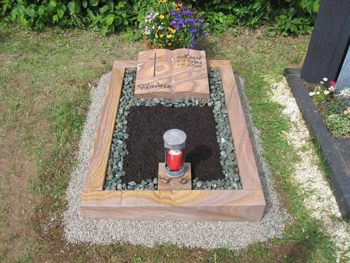 Rusin + Pfannenmüller Grabmale,  Grabstein