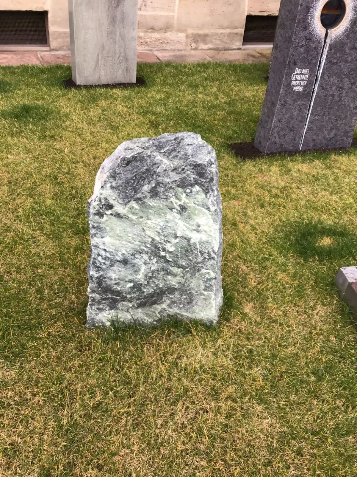 Rusin + Pfannenmüller Grabmale,  Grabstein