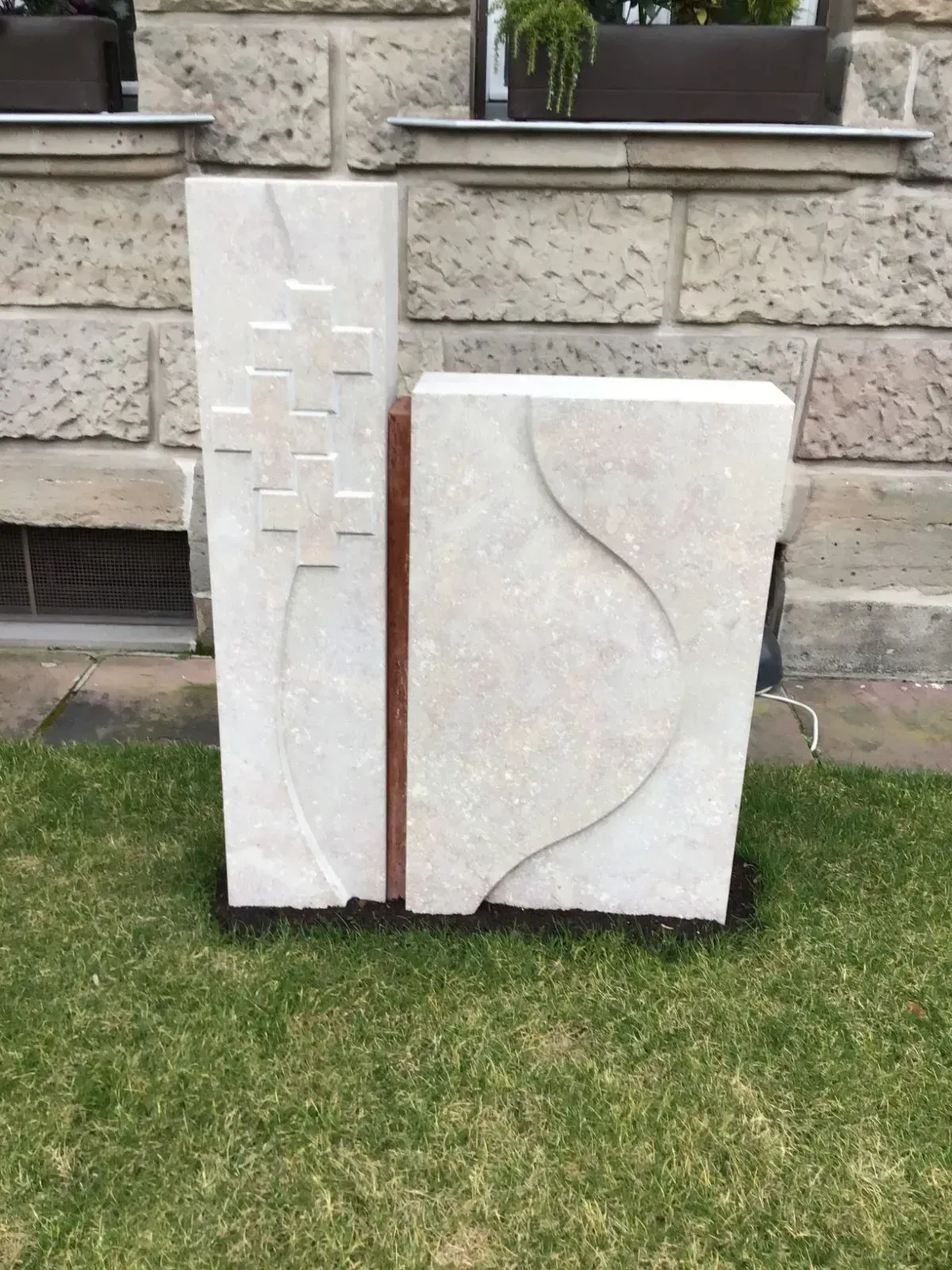 Rusin + Pfannenmüller Grabmale,  Grabstein