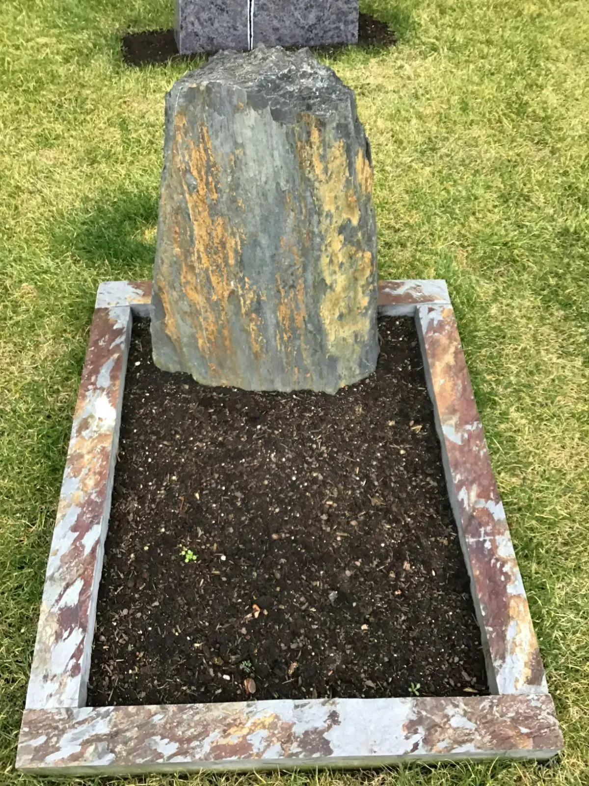 Rusin + Pfannenmüller Grabmale,  Grabstein