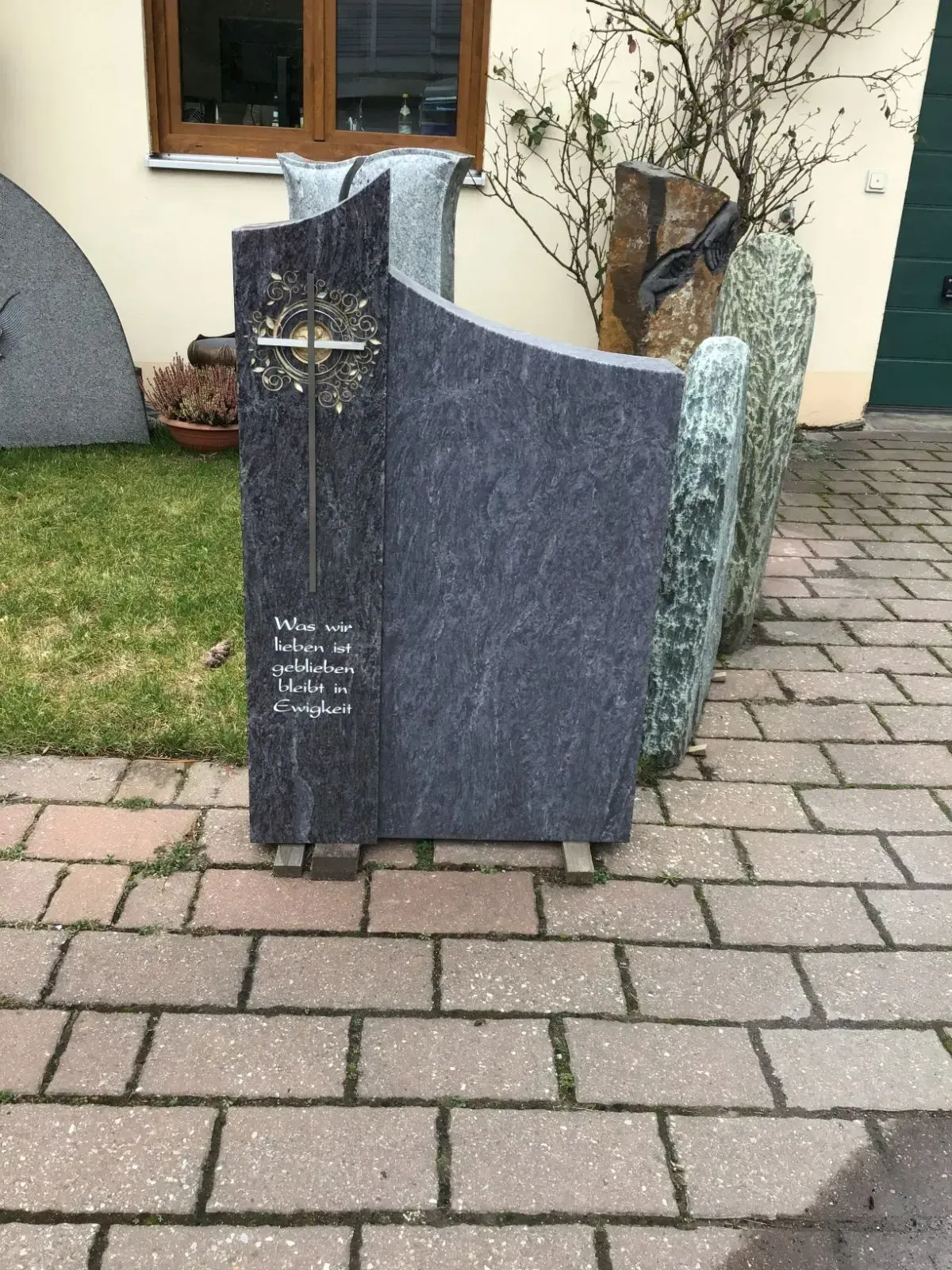 Rusin + Pfannenmüller Grabmale,  Grabstein