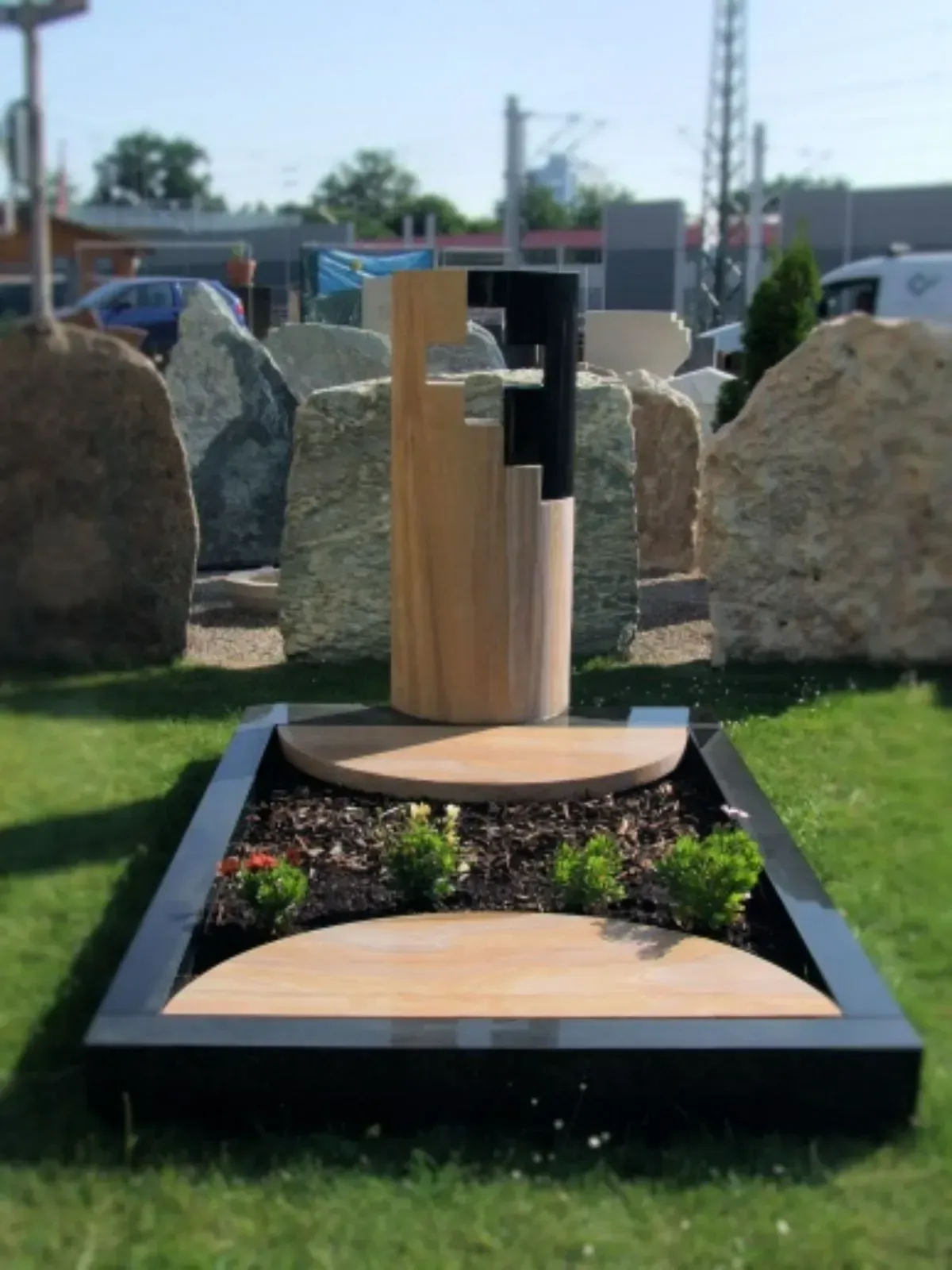 Rusin + Pfannenmüller Grabmale,  Grabstein