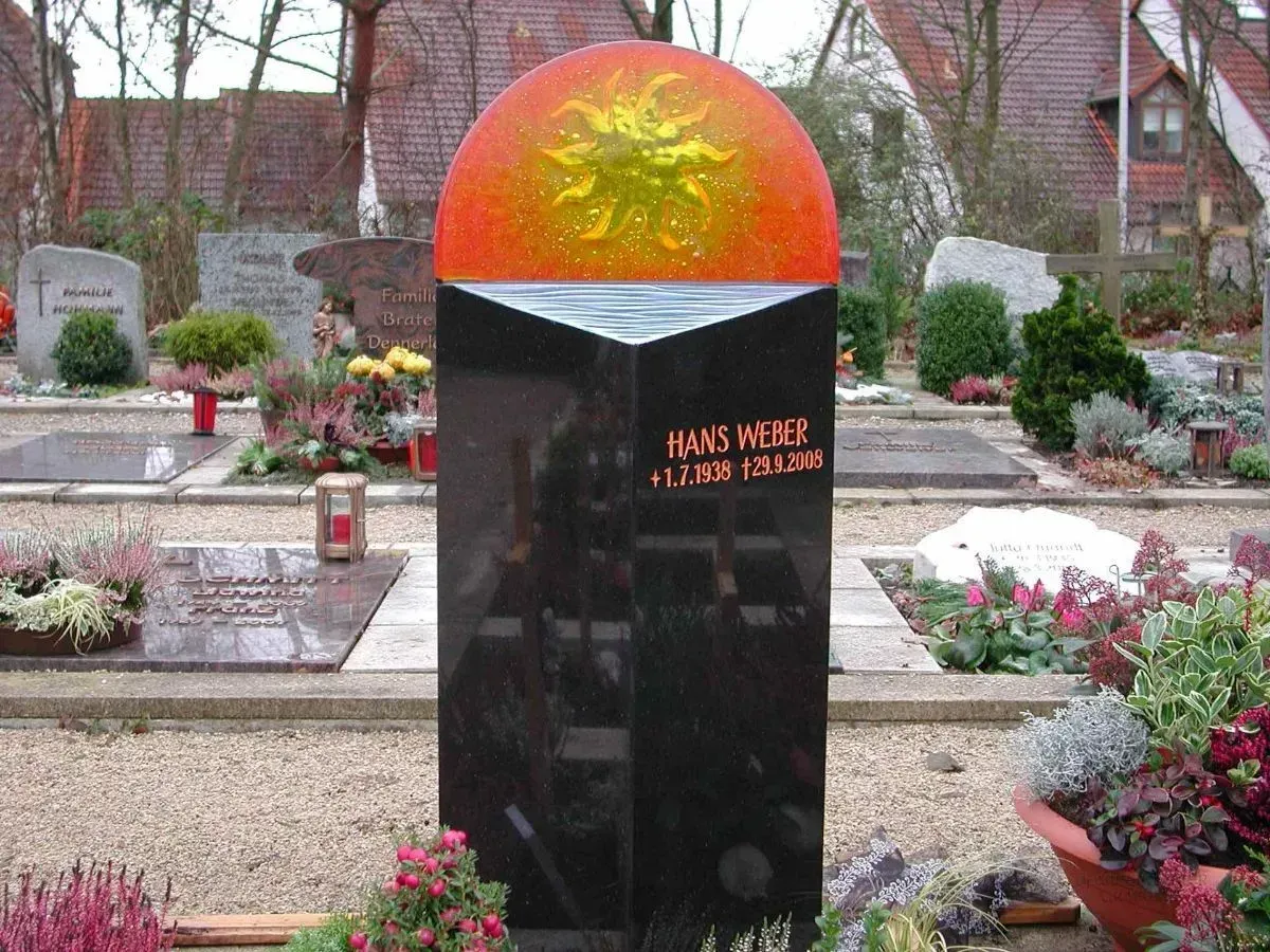 Rusin + Pfannenmüller Grabmale,  Grabstein