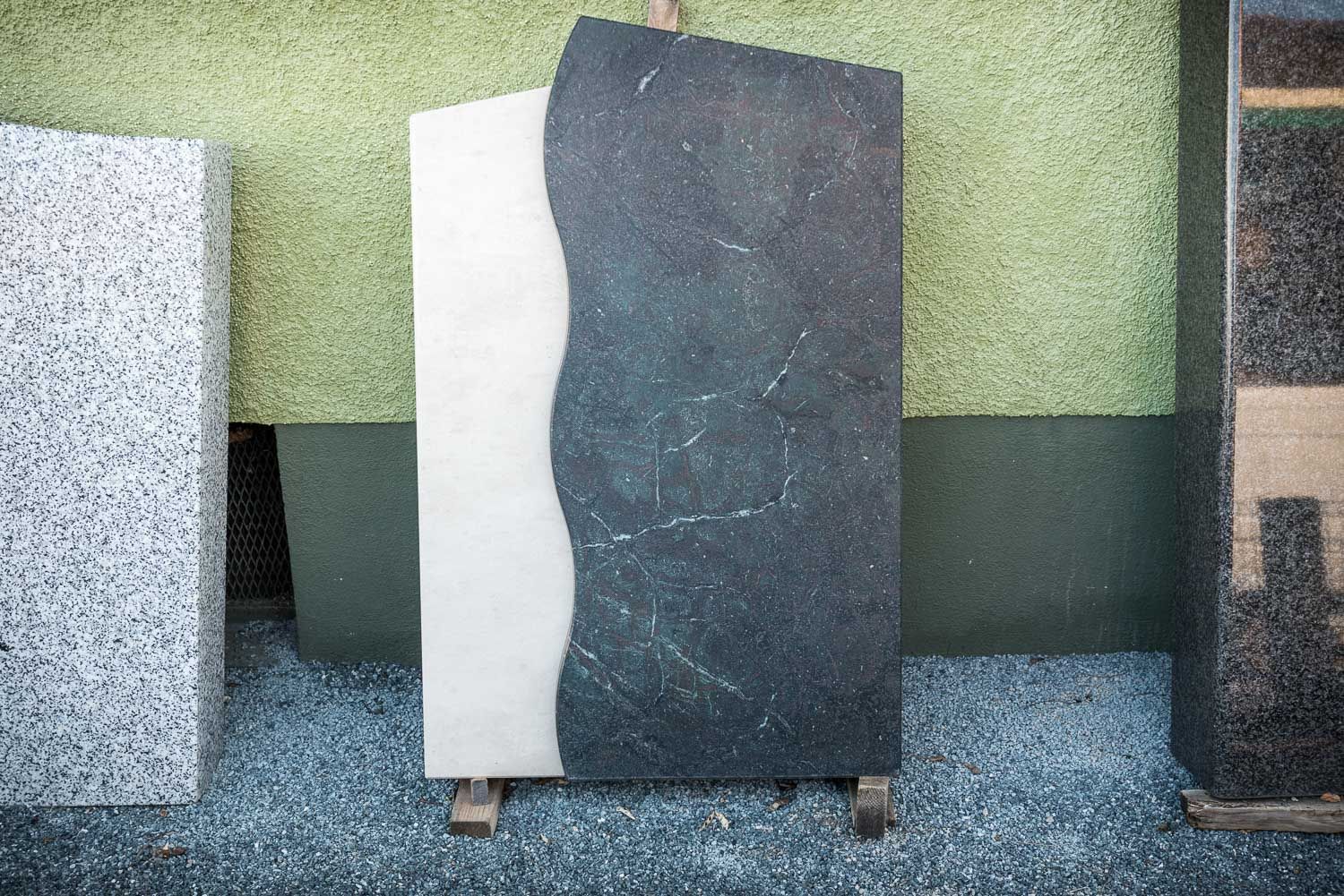 Rusin + Pfannenmüller Grabmale,  Grabstein