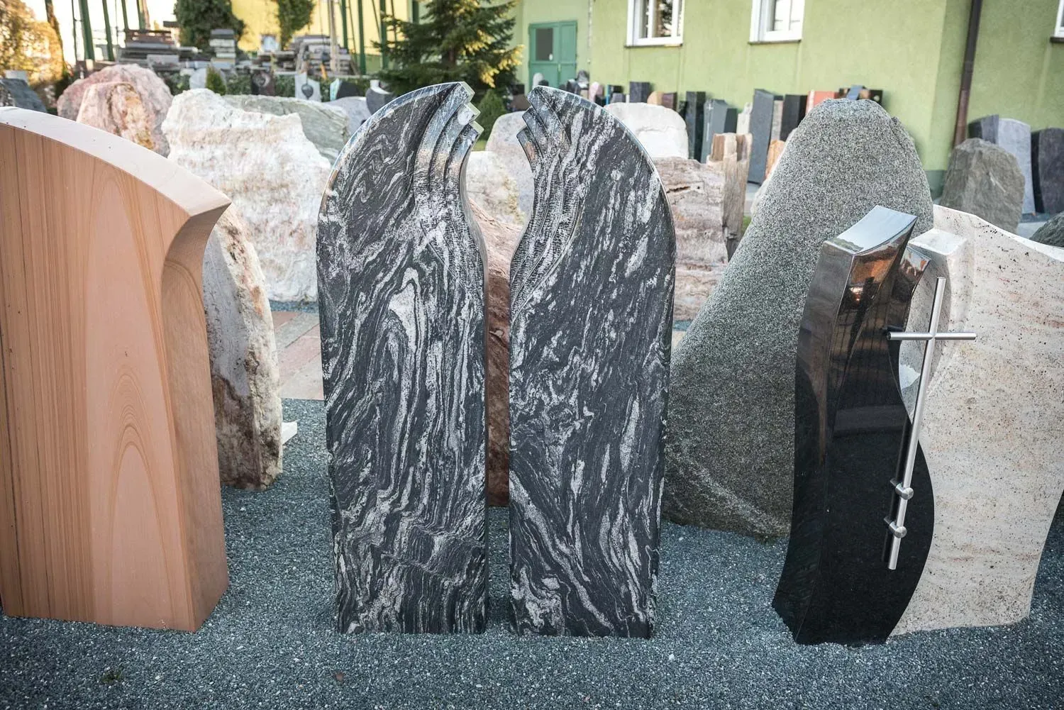 Rusin + Pfannenmüller Grabmale,  Grabstein