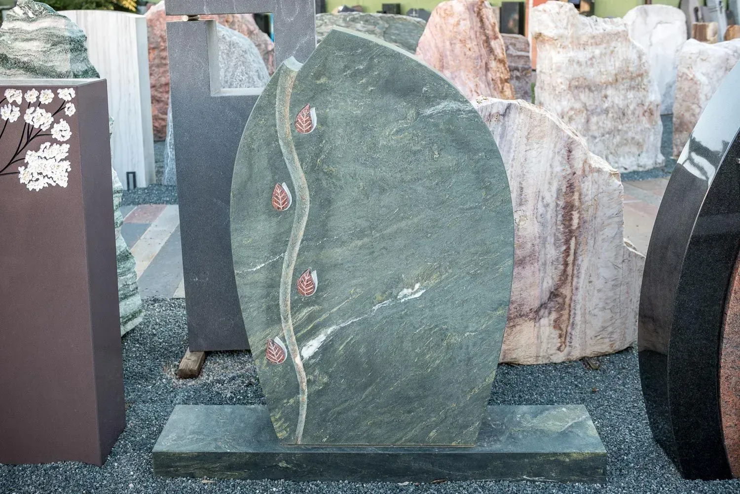 Rusin + Pfannenmüller Grabmale,  Grabstein