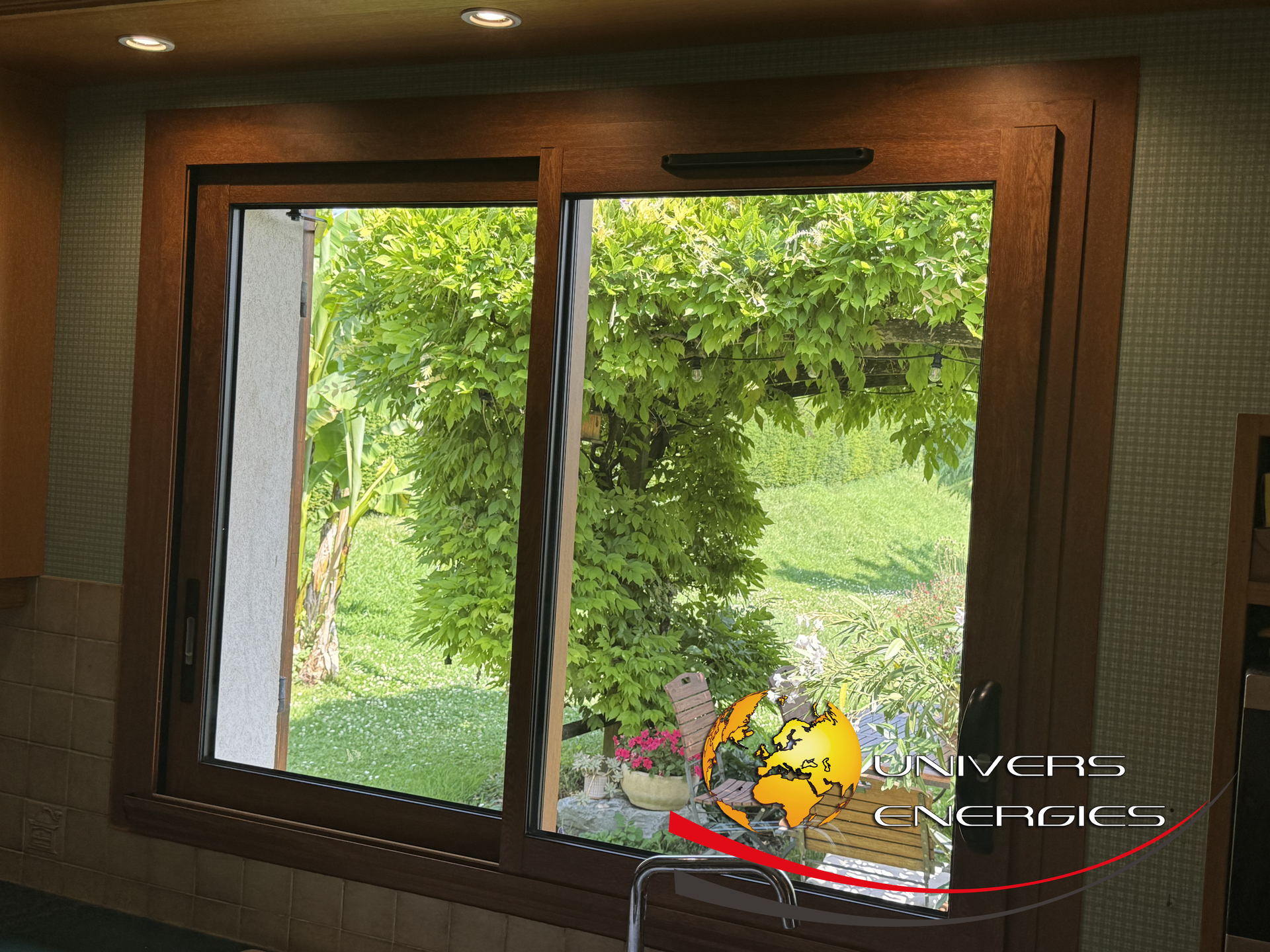 Pose de fenêtre en aluminium.