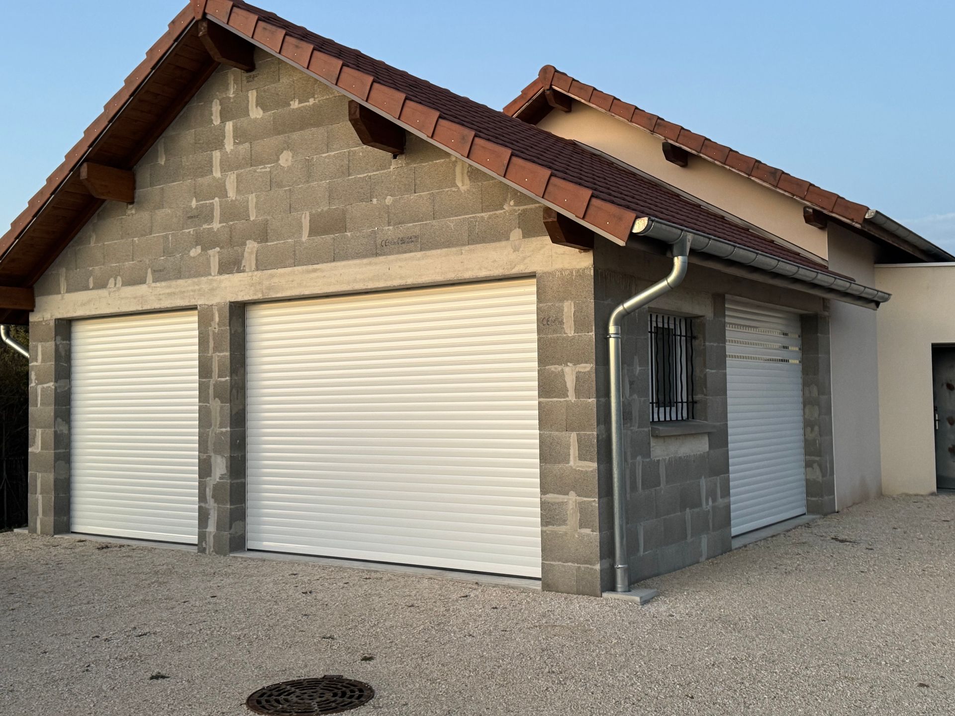 Deux portes de garage
