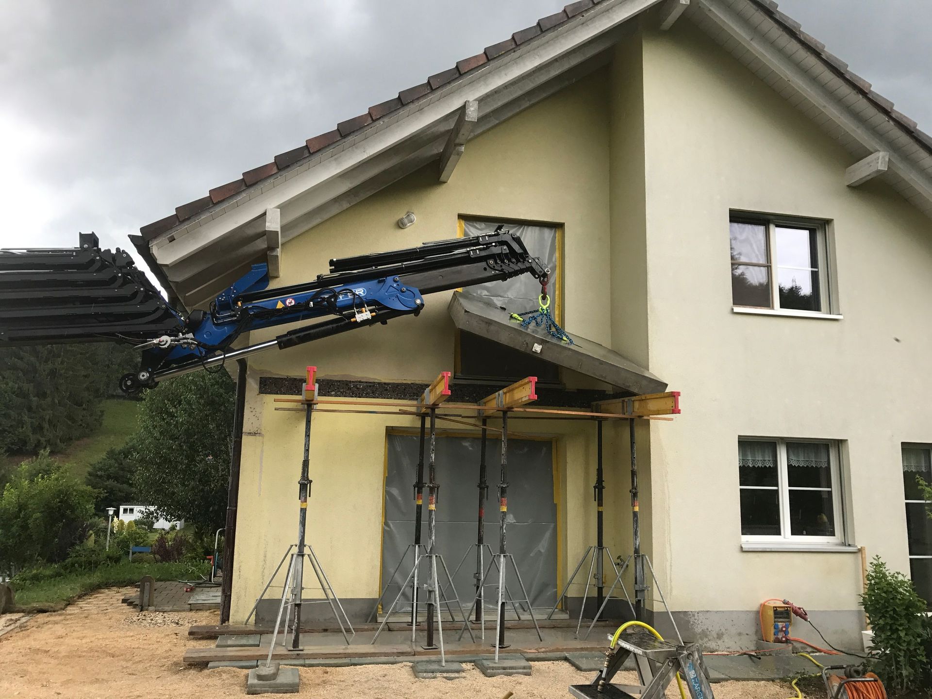 Balkon entfernen unter speziellen Umständen – Notwendigkeit aufgrund aussen Isolation