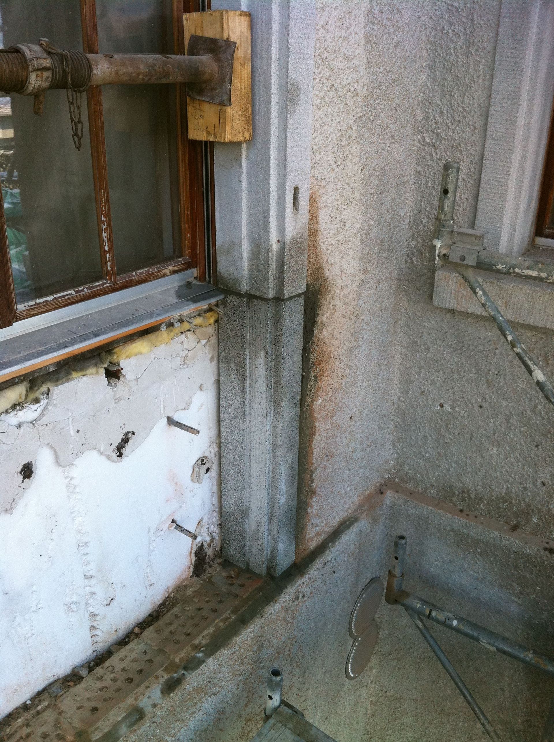 Fensterbrüstung ausschneiden und ausbrechen – mit Gewende versetzen