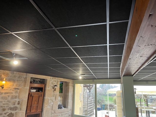Faux plafond en dalles