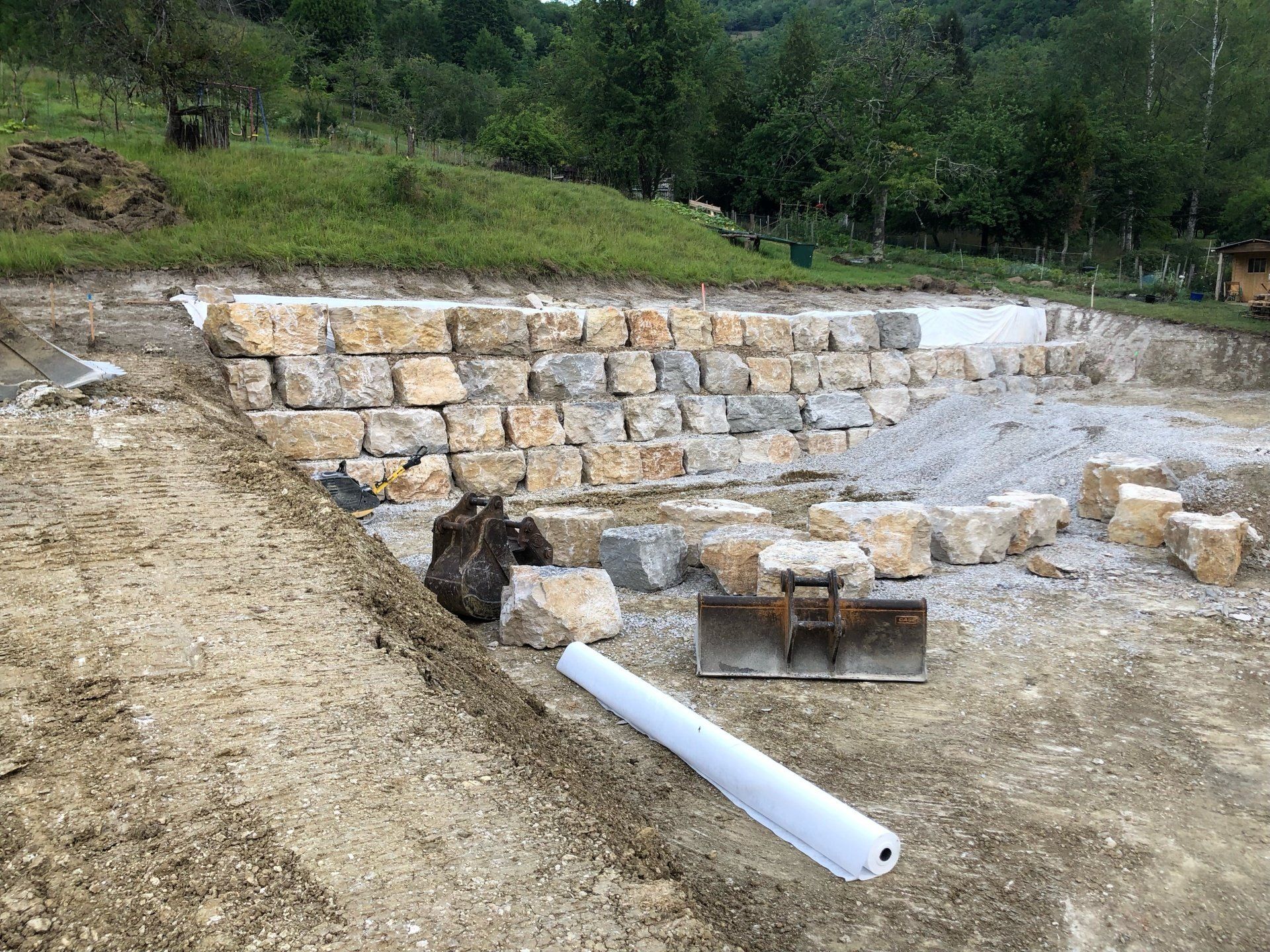 Construction mur en pierre