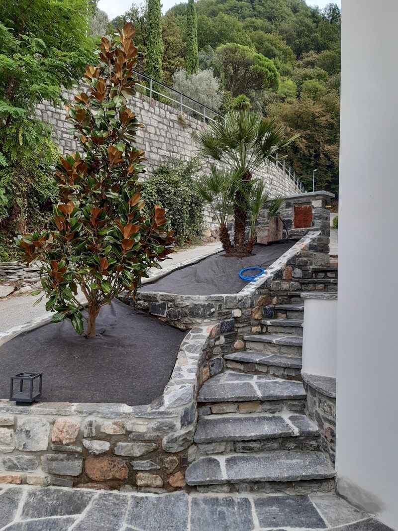 Ingresso con scala mattonata