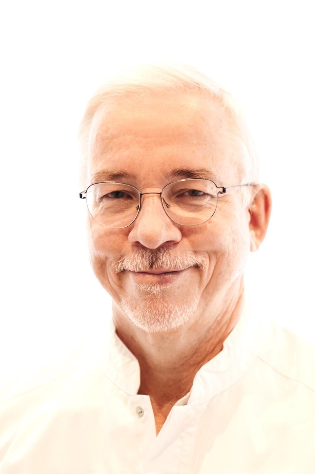 Dr. Frank Hoffmann