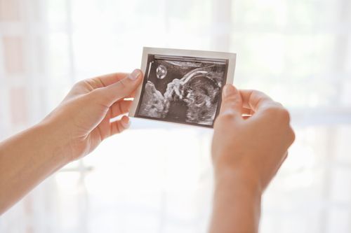Ultraschalluntersuchung wird durchgeführt