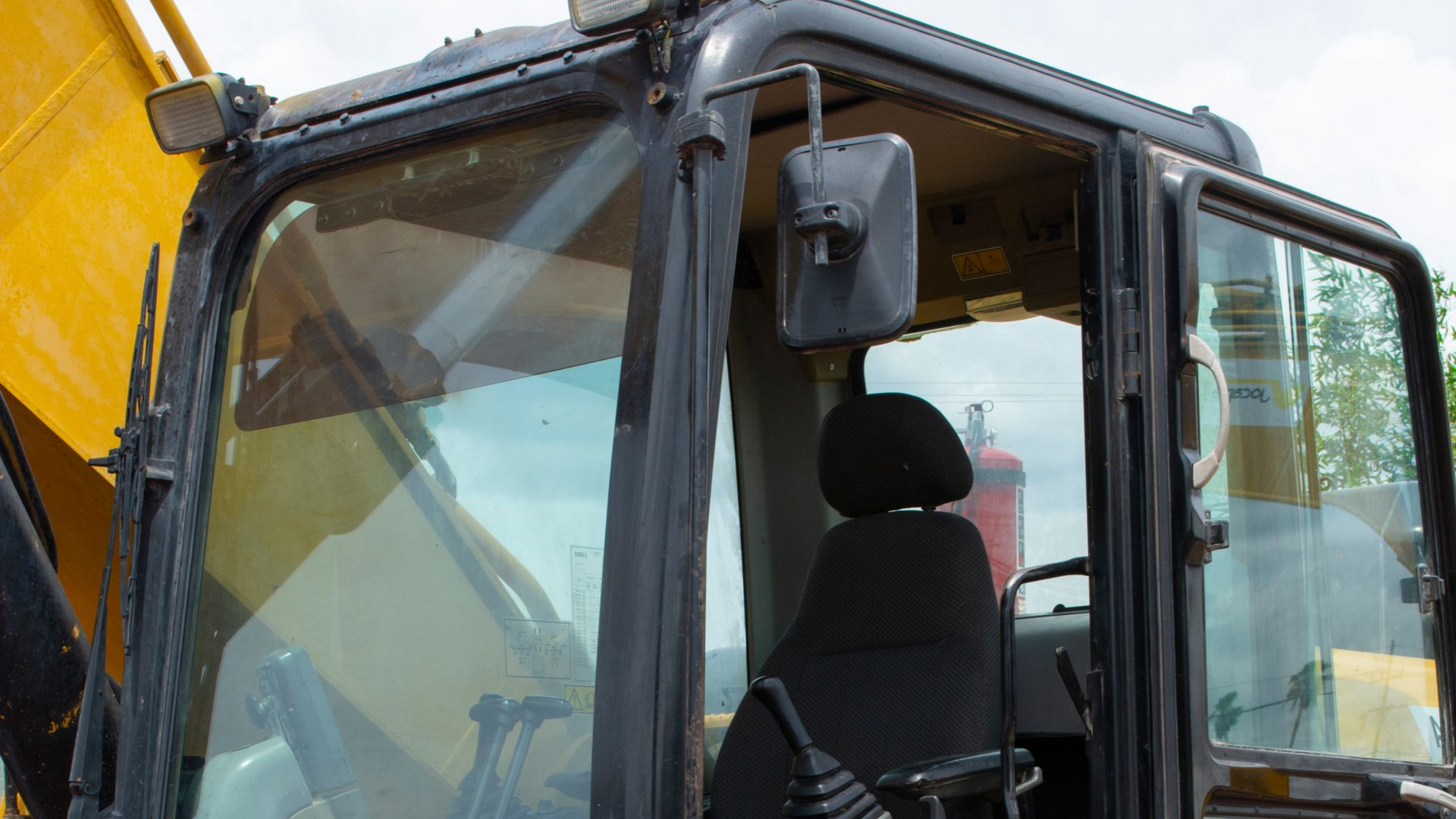 Cabine d'une excavatrice.