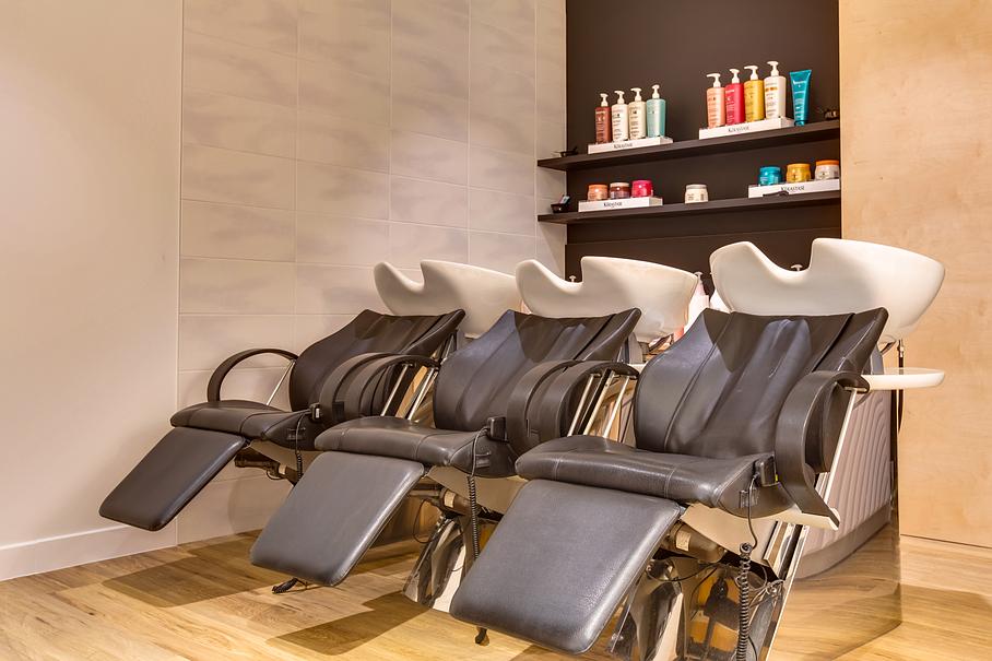Massage détente aux bacs à shampoing