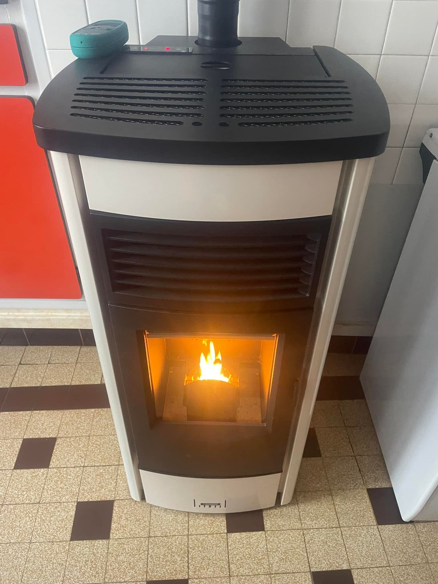 Installation de poêle à granule