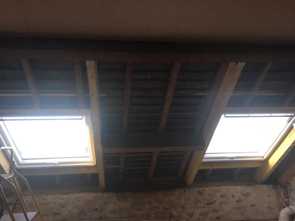 Travaux pose fenêtres combles