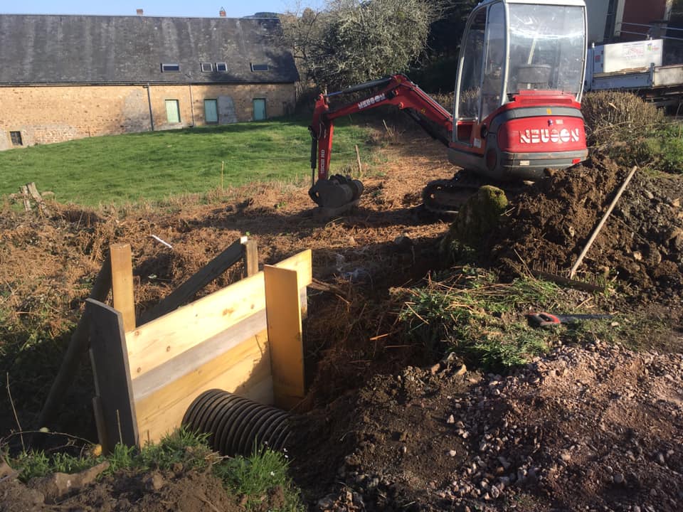 Travaux levage terre assainissement