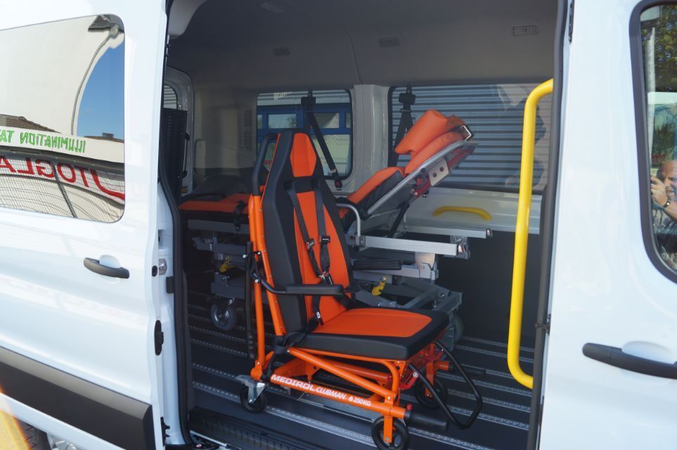 Trio Automobiltechnik GmbH Sitze in einem Transportwagen